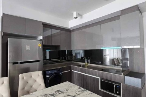 Кондоминиум с 2 спальнями в Хуай Кванге, Бангкок, Таиланд № 155283 - фото 5