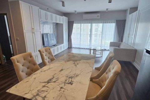 Кондоминиум с 2 спальнями в Хуай Кванге, Бангкок, Таиланд № 155283 - фото 2