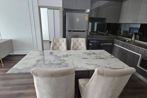 Кондоминиум с 2 спальнями в Хуай Кванге, Бангкок, Таиланд № 155283 - фото 4