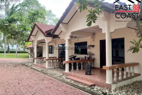 Casa de 6 dormitorios en Pattaya, Tailandia № 212699 - foto 19