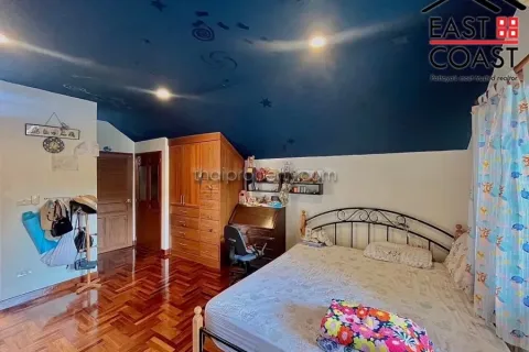 Casa de 6 dormitorios en Pattaya, Tailandia № 212699 - foto 10
