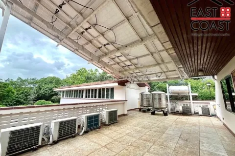 Casa de 6 dormitorios en Pattaya, Tailandia № 212699 - foto 12