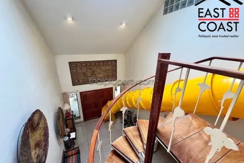 Casa de 6 dormitorios en Pattaya, Tailandia № 212699 - foto 9