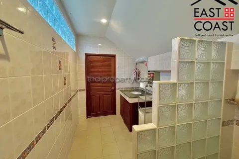 Casa de 6 dormitorios en Pattaya, Tailandia № 212699 - foto 13