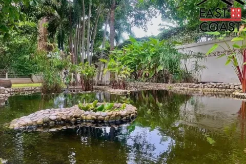 Casa de 6 dormitorios en Pattaya, Tailandia № 212699 - foto 18