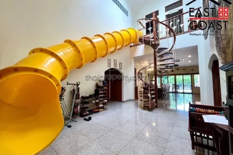 Maison à Pattaya, Thaïlande 6 chambres № 212699