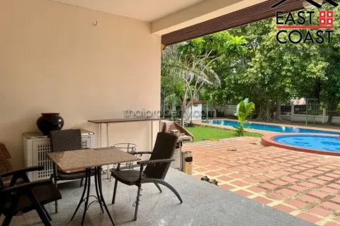 Casa de 6 dormitorios en Pattaya, Tailandia № 212699 - foto 15