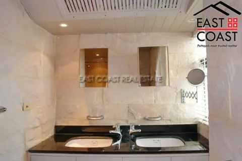 Condominio de 2 dormitorios en Jomtien Beach, Pattaya, Tailandia № 212700 - foto 16