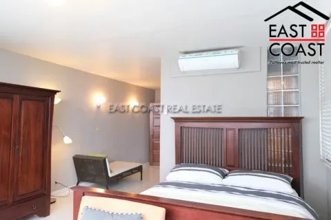 Condominio de 2 dormitorios en Jomtien Beach, Pattaya, Tailandia № 212700 - foto 9