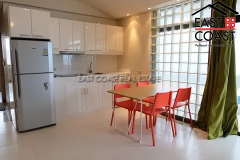 Condominio de 2 dormitorios en Jomtien Beach, Pattaya, Tailandia № 212700 - foto 5