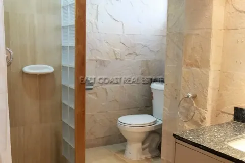 Condominio de 2 dormitorios en Jomtien Beach, Pattaya, Tailandia № 212700 - foto 17