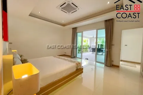 Casa de 3 dormitorios en Pattaya, Tailandia № 212698 - foto 11