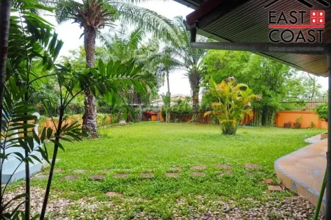 Casa de 3 dormitorios en Pattaya, Tailandia № 212702 - foto 13