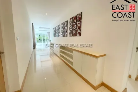 Casa de 3 dormitorios en Pattaya, Tailandia № 212697 - foto 16