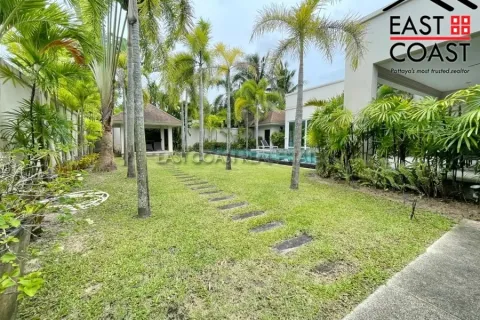 Casa de 3 dormitorios en Pattaya, Tailandia № 212697 - foto 2