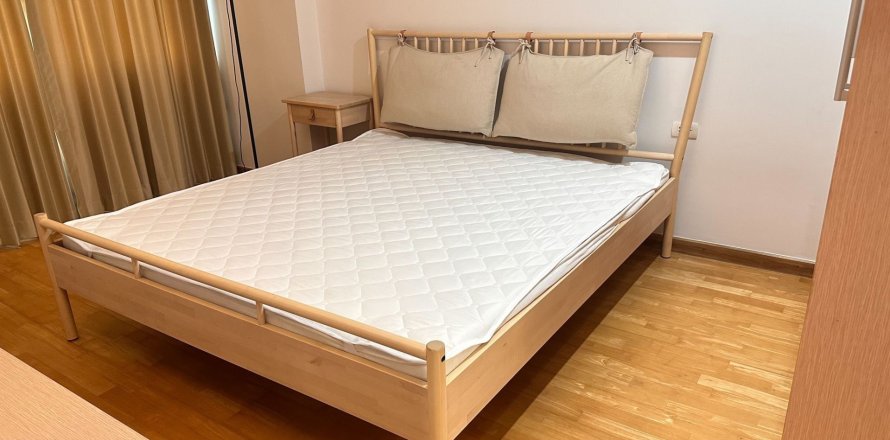 Condo à Phra Khanong, Bangkok, Thaïlande, 2 chambres  № 160925