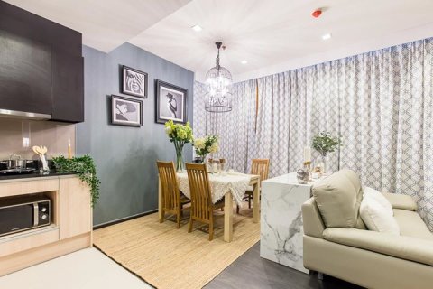 Condo in Bangkok, Thailand, 2 bedrooms  № 144053 - photo 2