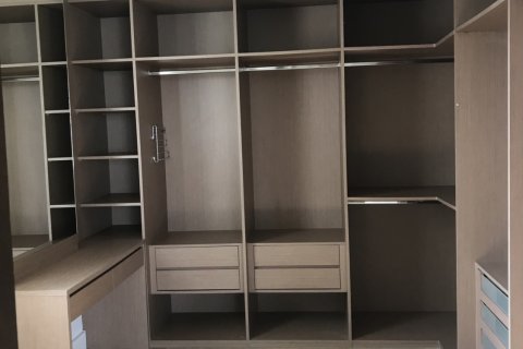 Condo in Bangkok, Thailand, 2 bedrooms  № 144053 - photo 9