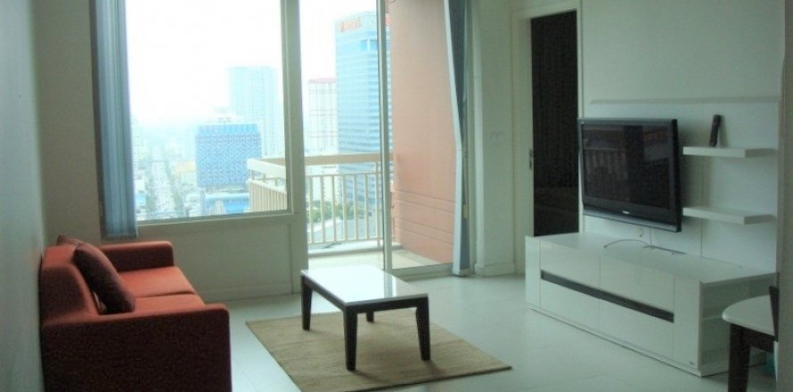 Condo in Bangkok, Thailand, 4 bedrooms  № 144054