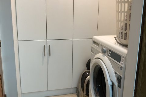 Condo in Bangkok, Thailand, 2 bedrooms  № 144051 - photo 6