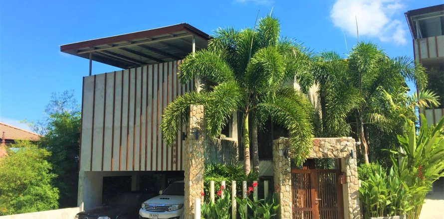 Villa in Phuket, Thailand 4 bedrooms № 146158
