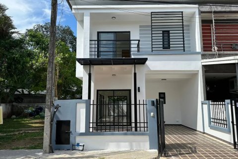 Townhouse in Phuket, Thailand 3 bedrooms № 140828 - photo 1