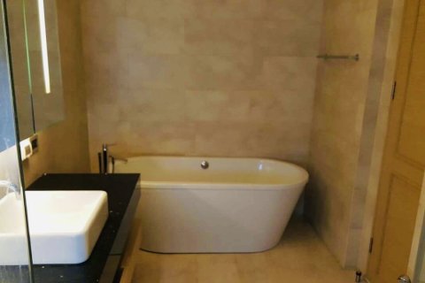 Кондоминиум с 2 спальнями в Банг Раке, Бангкок, Таиланд № 133999 - фото 4