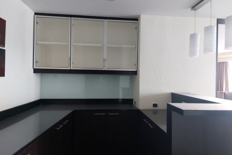 Condo in Khlong San, Bangkok, Thailand, 2 bedrooms  № 134001 - photo 9
