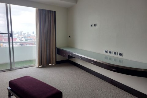 Condo in Khlong San, Bangkok, Thailand, 2 bedrooms  № 134001 - photo 21
