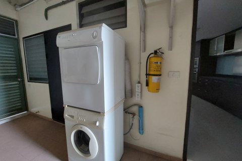 Condo in Khlong San, Bangkok, Thailand, 2 bedrooms  № 134001 - photo 11