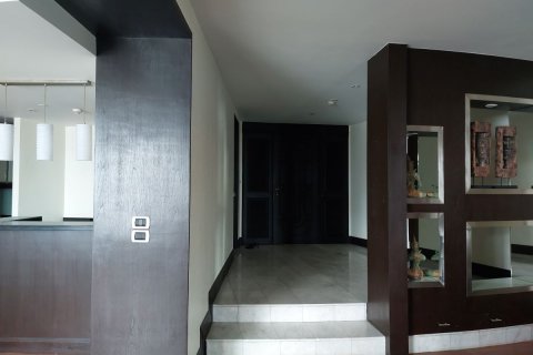 Condo in Khlong San, Bangkok, Thailand, 2 bedrooms  № 134001 - photo 12