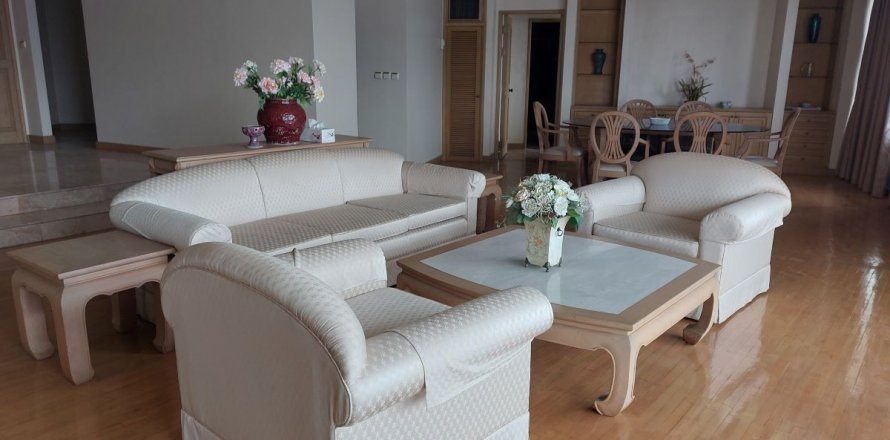 Кондоминиум с 2 спальнями в Кхлонг Сане, Бангкок, Таиланд № 134003