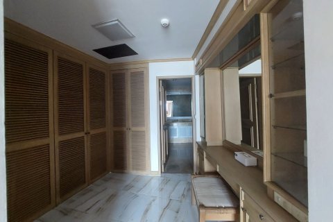 Кондоминиум с 2 спальнями в Кхлонг Сане, Бангкок, Таиланд № 134003 - фото 30