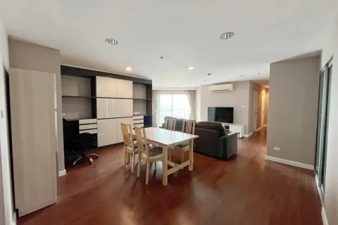 Condo in Huai Khwang, Bangkok, Thailand, 3 bedrooms № 164589 - photo 2