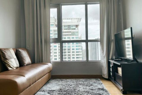 Condo in Khlong Toei, Bangkok, Thailand, 2 bedrooms № 164588 - photo 1