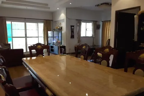 House in Udon Thani, Thailand 3 bedrooms № 164587 - photo 8