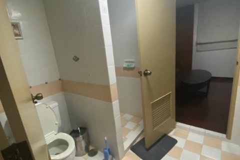 Condo in Watthana, Bangkok, Thailand, 3 bedrooms  № 160789 - photo 11