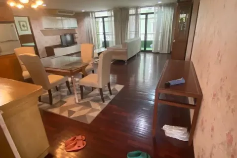 Condo in Watthana, Bangkok, Thailand, 3 bedrooms  № 160789 - photo 1