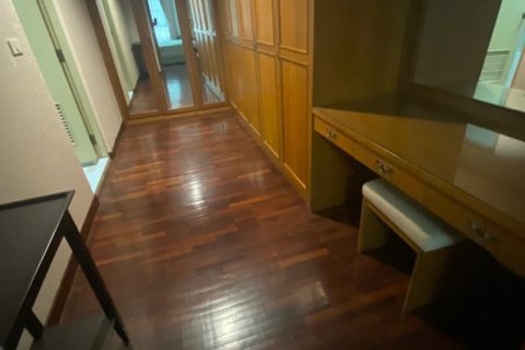 Condo in Watthana, Bangkok, Thailand, 3 bedrooms  № 160789 - photo 8