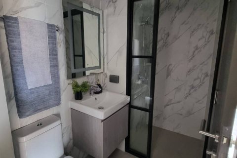 Кондоминиум с 2 спальнями в Бангкоке, Таиланд № 165637 - фото 6