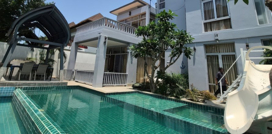 Дом в Паттайе, Таиланд с 5 комнатами  № 171496