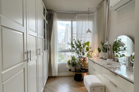 Condo in Bangkok, Thailand, 3 bedrooms  № 171499 - photo 10