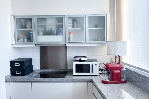 Condo in Bangkok, Thailand, 3 bedrooms  № 171498 - photo 5