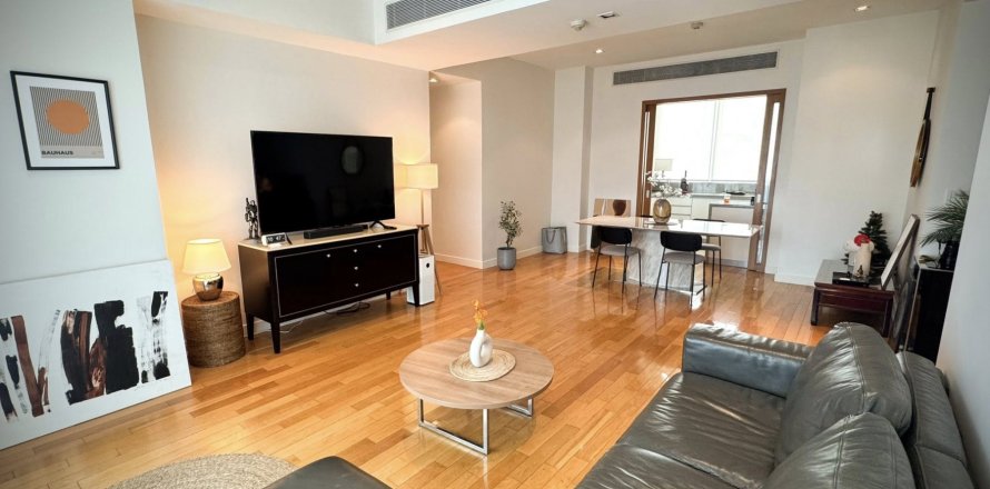 Condo in Bangkok, Thailand, 3 bedrooms  № 171498
