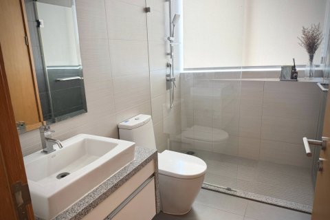 Condo in Bangkok, Thailand, 3 bedrooms  № 171498 - photo 12