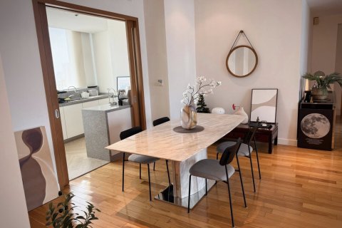Condo in Bangkok, Thailand, 3 bedrooms  № 171498 - photo 3