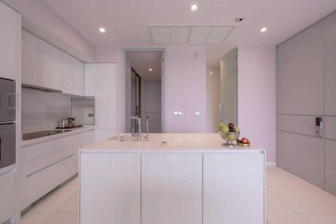 Condo in Bangkok, Thailand, 2 bedrooms  № 171497 - photo 9