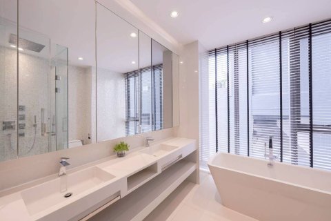 Condo in Bangkok, Thailand, 2 bedrooms  № 171497 - photo 18