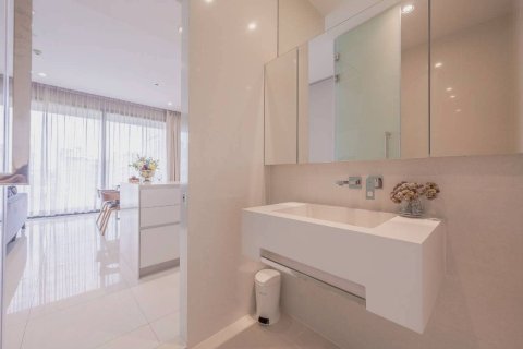 Condo in Bangkok, Thailand, 2 bedrooms  № 171497 - photo 21