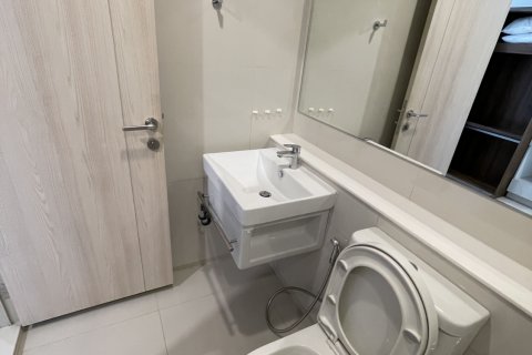 Studio dans le Condo à Pathum Wan, Bangkok, Thaïlande  № 137610 - photo 13